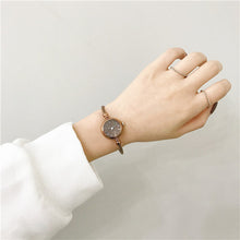 Load image into Gallery viewer, Roma numéro rétro femmes Bracelet montres 2019 Ulzzang marque de luxe de mode petites dames montre Simple femme Quartz montres