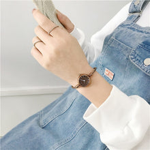 Load image into Gallery viewer, Roma numéro rétro femmes Bracelet montres 2019 Ulzzang marque de luxe de mode petites dames montre Simple femme Quartz montres