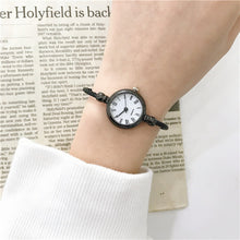 Load image into Gallery viewer, Roma numéro rétro femmes Bracelet montres 2019 Ulzzang marque de luxe de mode petites dames montre Simple femme Quartz montres