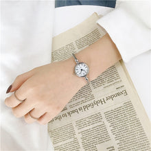 Load image into Gallery viewer, Roma numéro rétro femmes Bracelet montres 2019 Ulzzang marque de luxe de mode petites dames montre Simple femme Quartz montres